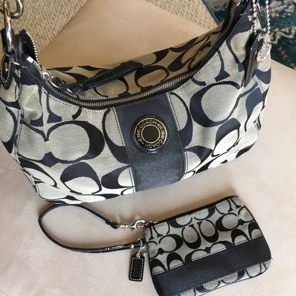 Coach Hobo Shoulder Bag w/Matching Wristlet